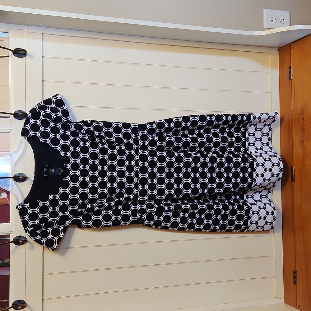 Enfocus Studio - Black/White Size 6 Dress